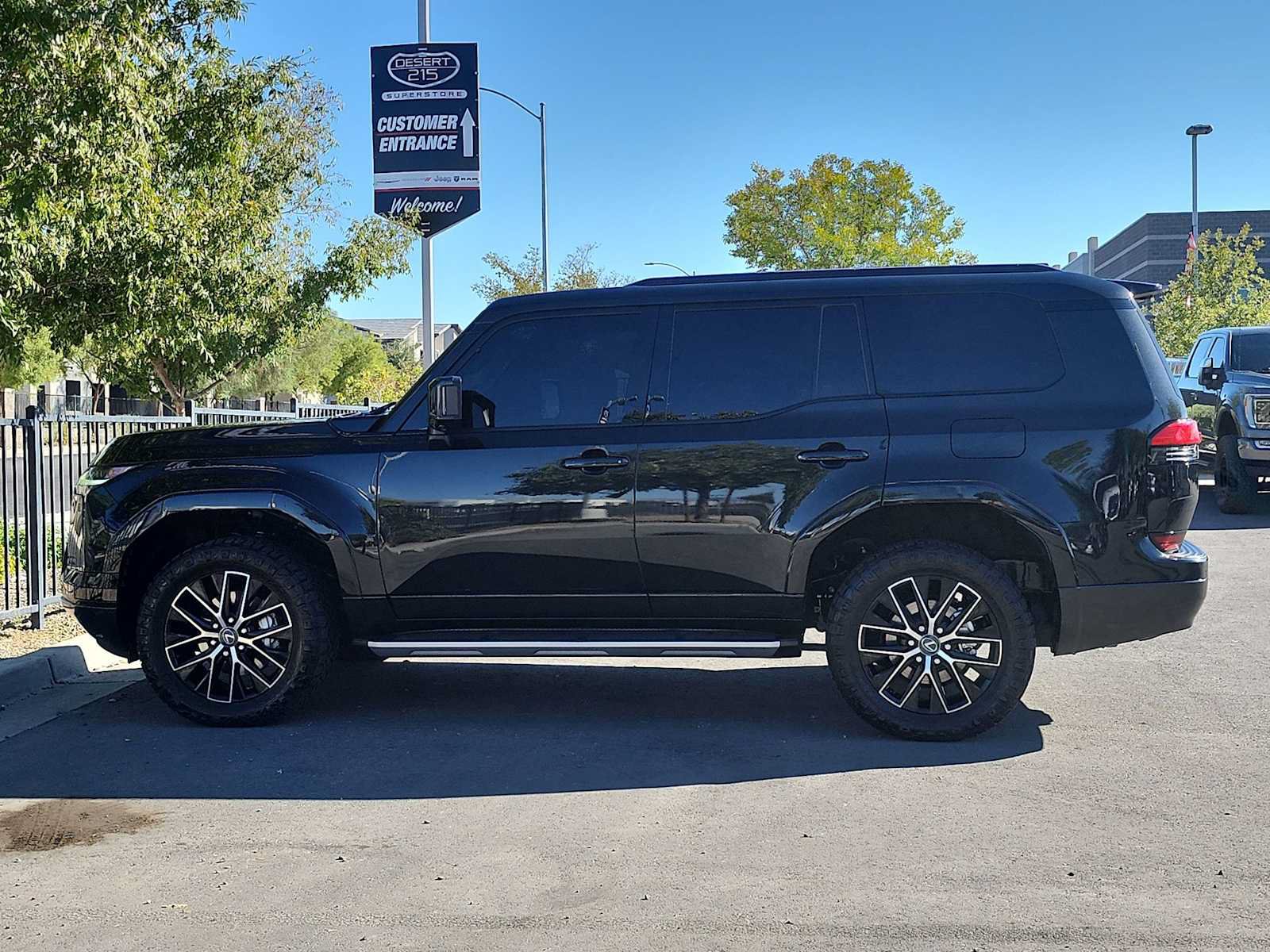 Used 2025 Lexus GX 550 w/ Accessory Package (2T) AWD/4WD image 5