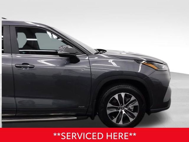 Used 2025 Toyota Highlander XLE image 18