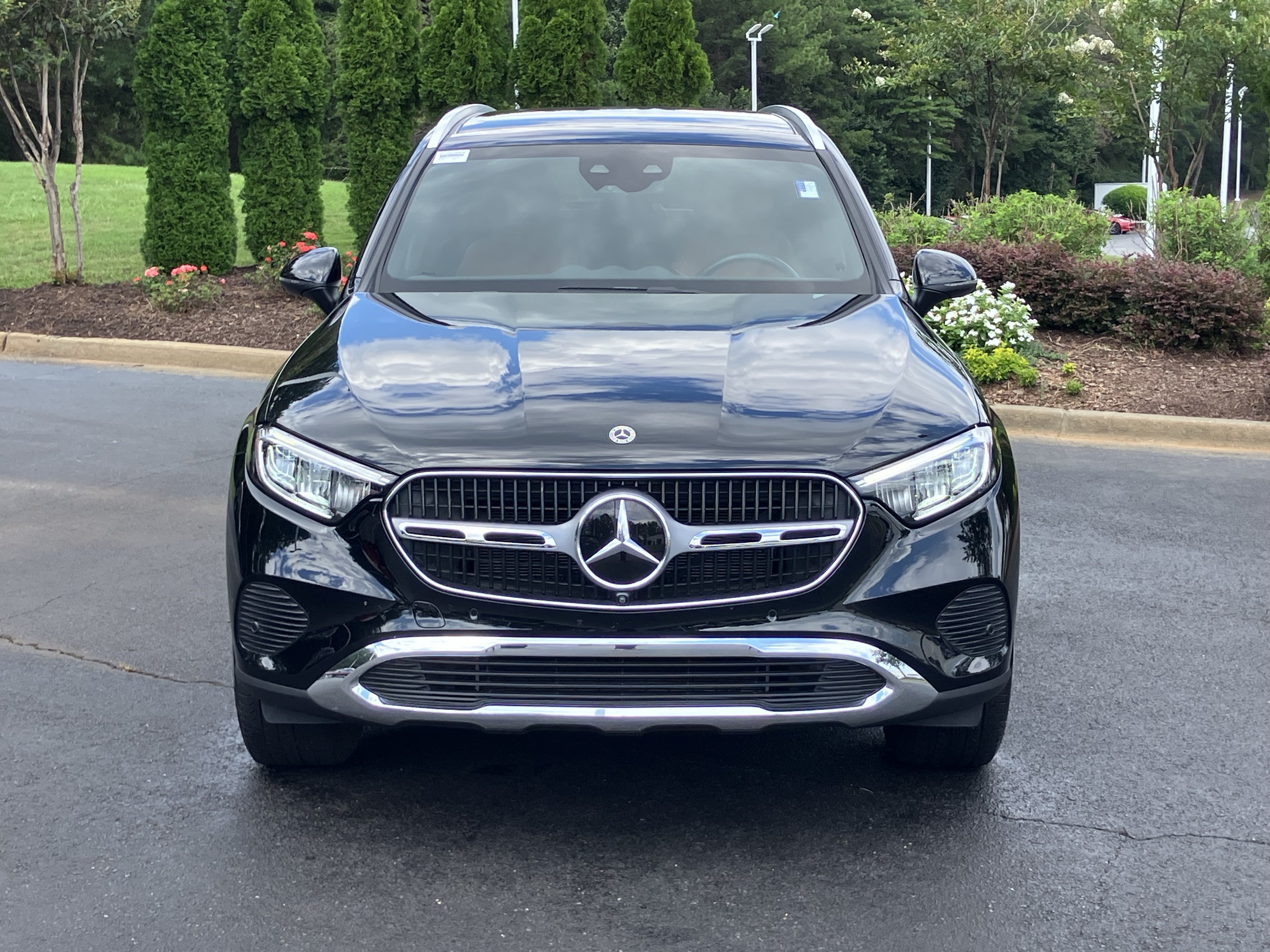 Used 2024 Mercedes-Benz GLC 300 image 3