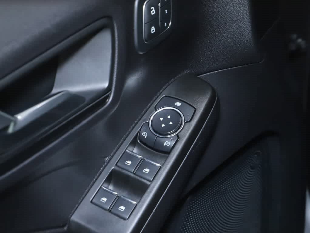 Used 2021 Ford Escape SEL w/ SEL Stealth AWD Package image 17
