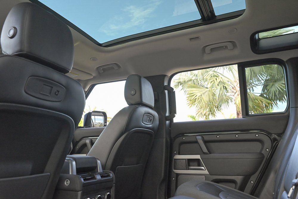 Used 2021 Land Rover Defender 110 SE image 14