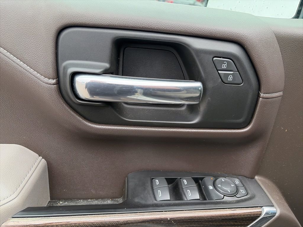 Used 2019 Chevrolet Silverado 1500 LT w/ Texas Edition image 13