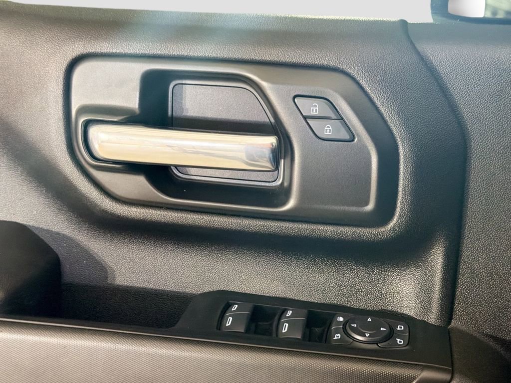 Used 2025 Chevrolet Silverado 2500 Custom w/ Custom Value Package image 16