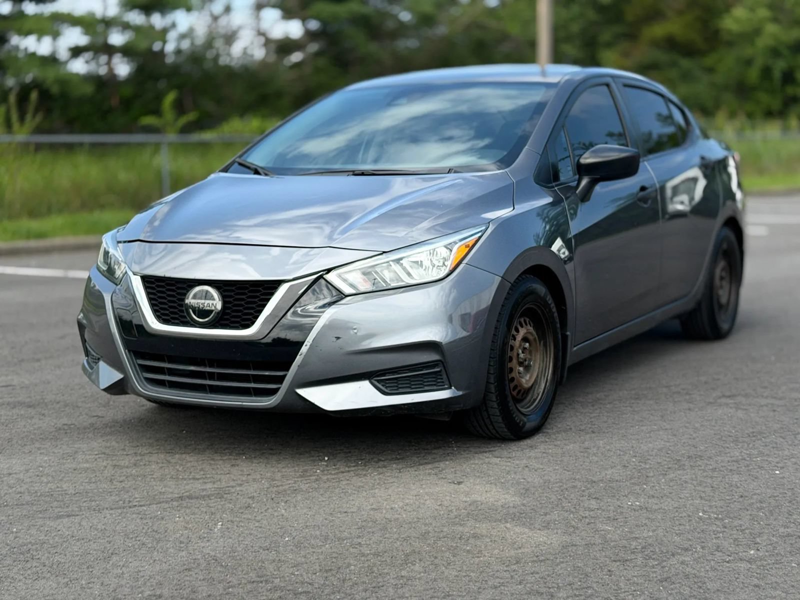 Used 2020 Nissan Versa S FWD image 1