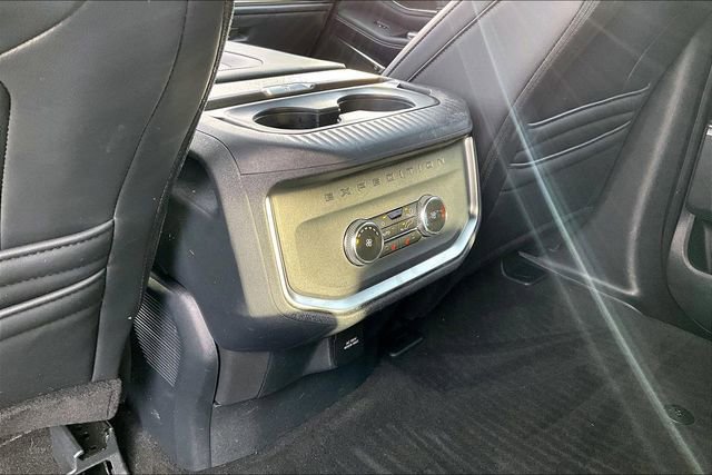 Used 2025 Ford Expedition Max Platinum w/ Stealth Performance Package image 10