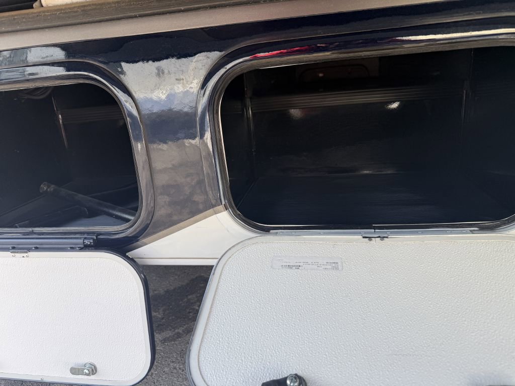 Used 2023 Ford E-450 and Econoline 450 Super Duty w/ Motorhome Prep Package image 28