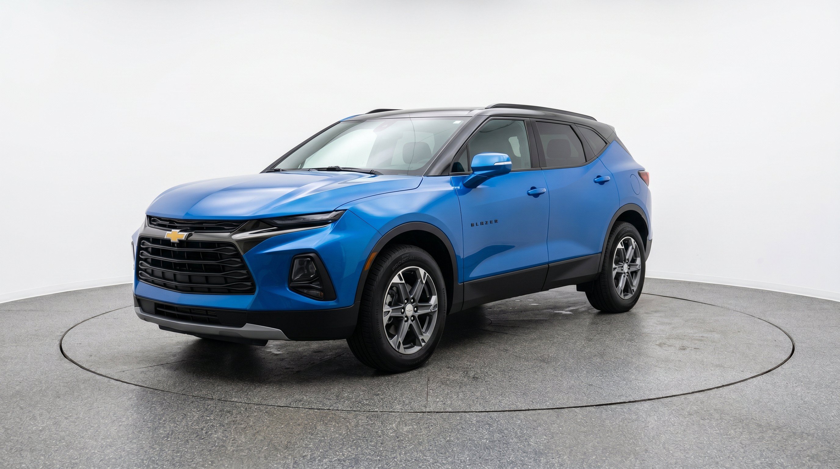 Used 2025 Chevrolet Blazer LT FWD image 3