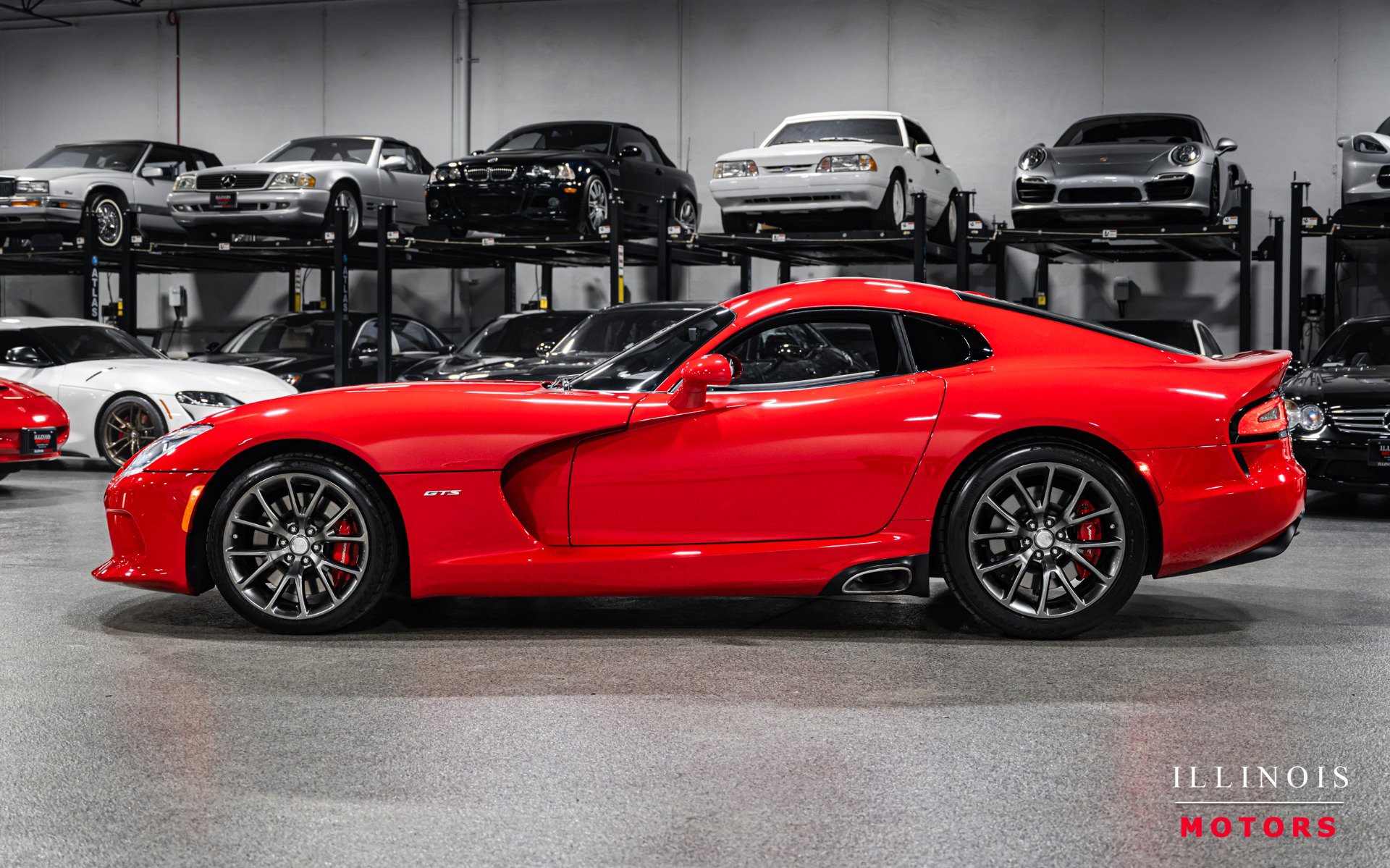 Used 2013 SRT Viper GTS w/ GTS Laguna Interior Pkg image 2