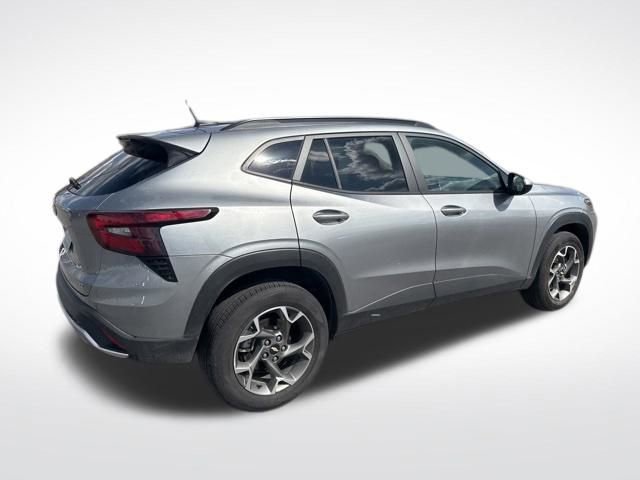 Used 2025 Chevrolet Trax LT image 5