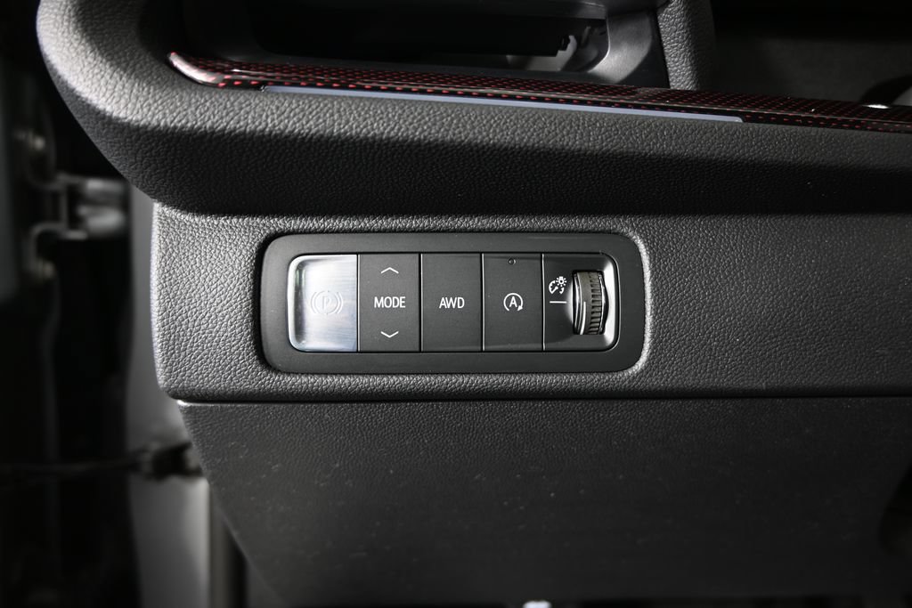 Used 2026 Chevrolet Traverse Z71 w/ LPO, Floor Liner Package AWD/4WD image 24