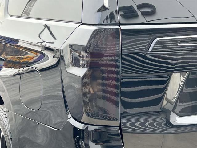 Used 2024 Chevrolet Suburban RST w/ Luxury Package AWD/4WD image 10