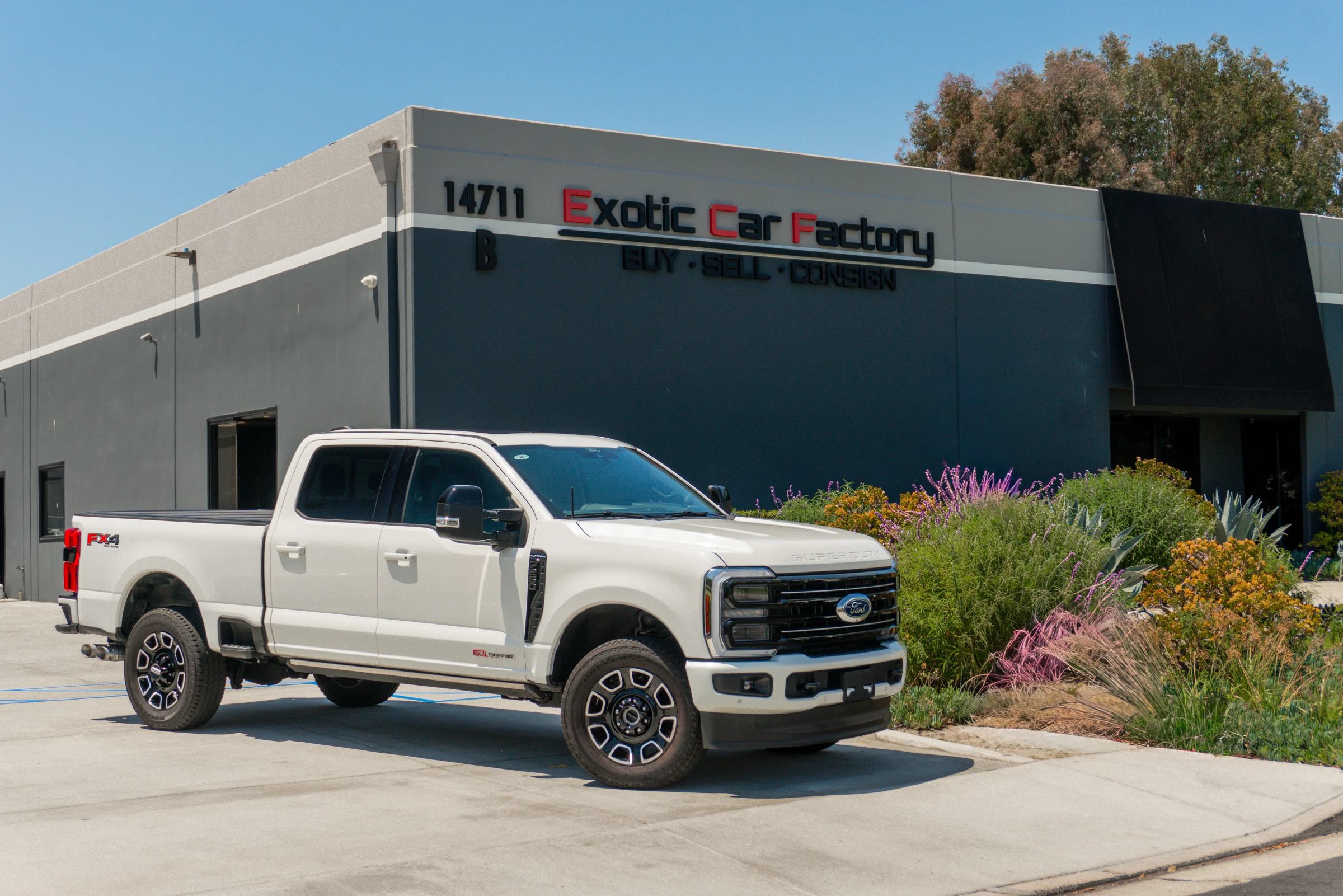 Used 2026 Ford F250 Platinum AWD/4WD image 1