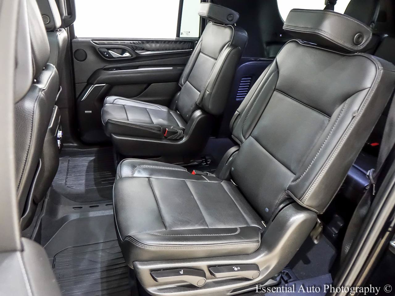 Used 2021 GMC Yukon XL Denali w/ LPO, Illumination Package AWD/4WD image 16