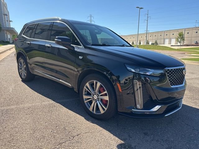 Used 2022 Cadillac XT6 Premium Luxury w/ Technology Package FWD image 3