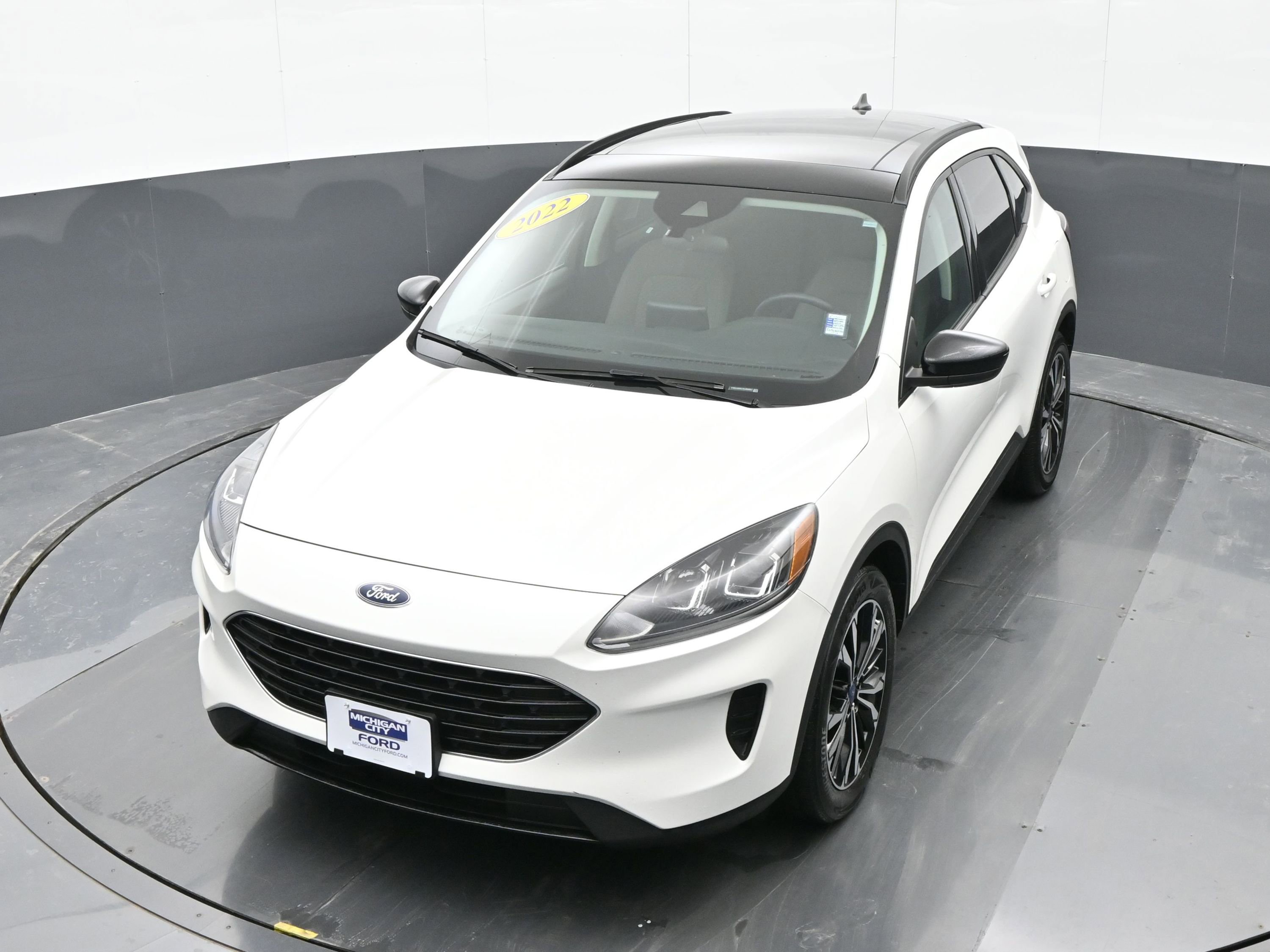 Used 2022 Ford Escape SE w/ SE Sport Appearance Package image 43