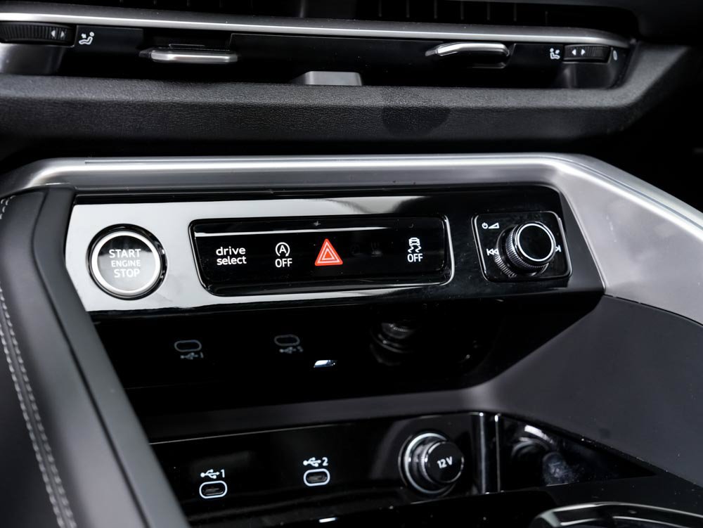 Certified 2025 Audi Q5 Premium Plus w/ Premium Plus AWD/4WD image 17