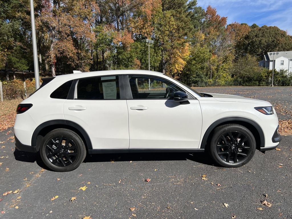 Used 2025 Honda HR-V Sport image 2