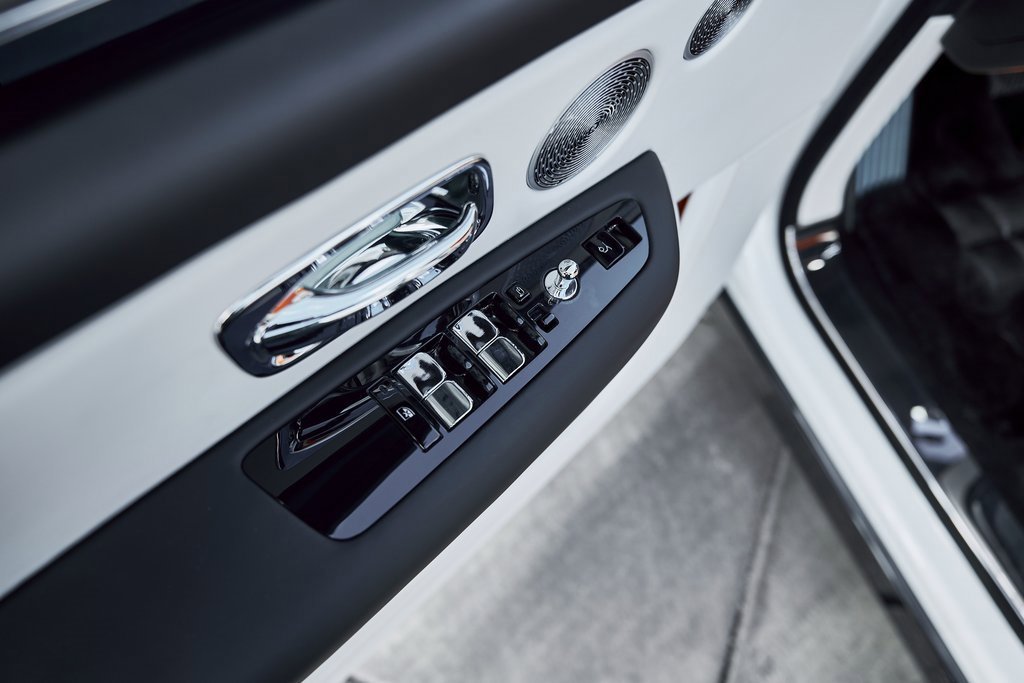 Used 2026 Rolls-Royce Cullinan image 38