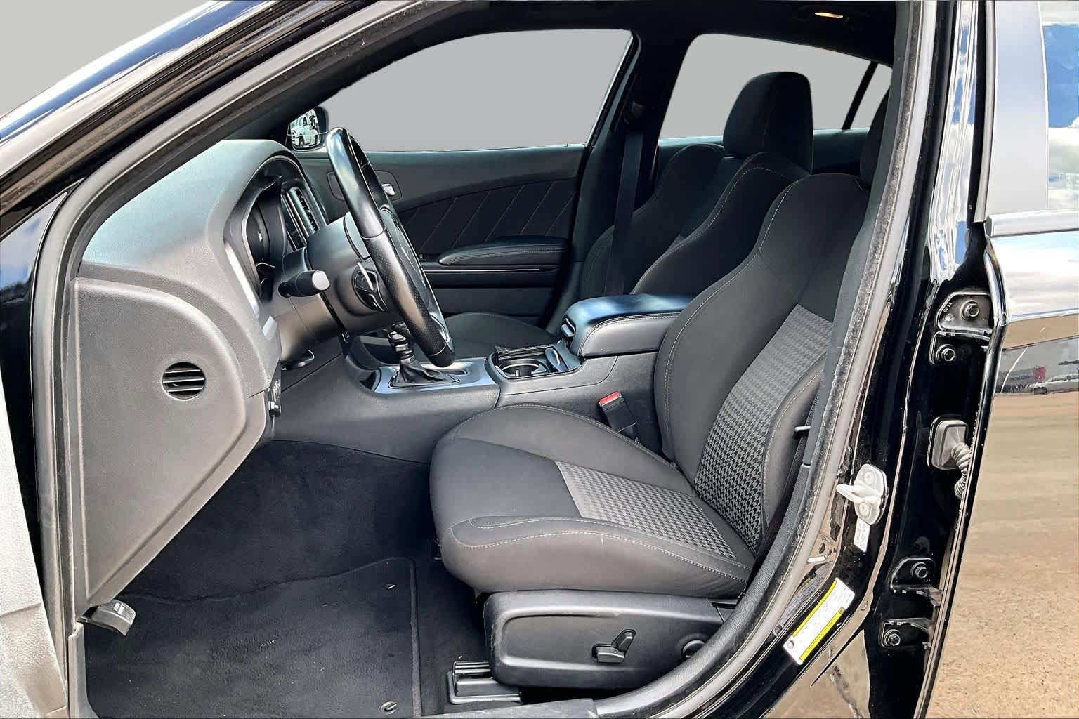 Used 2022 Dodge Charger GT w/ Blacktop Package RWD image 7