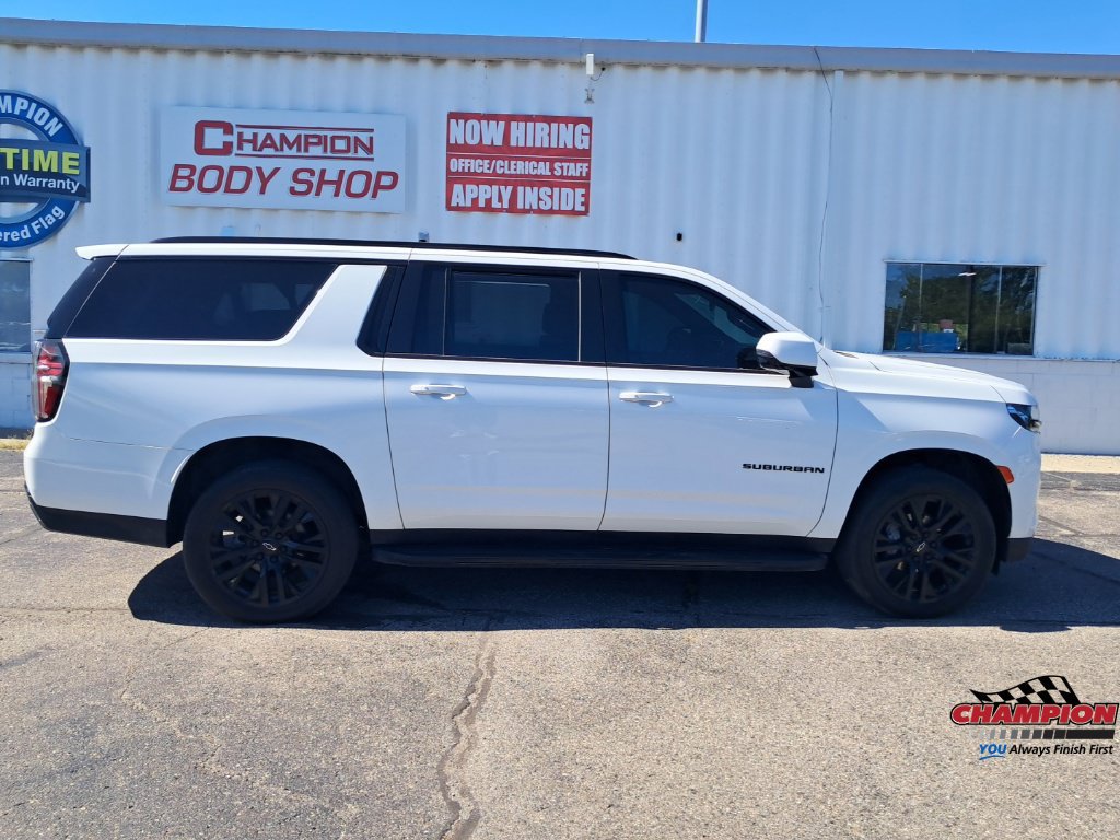 Used 2023 Chevrolet Suburban RST w/ Luxury Package AWD/4WD image 7
