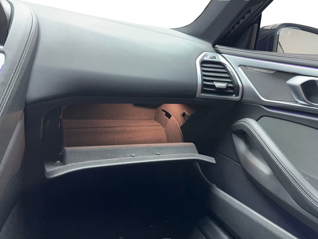 Used 2020 BMW 840i Coupe w/ M Sport Package image 28