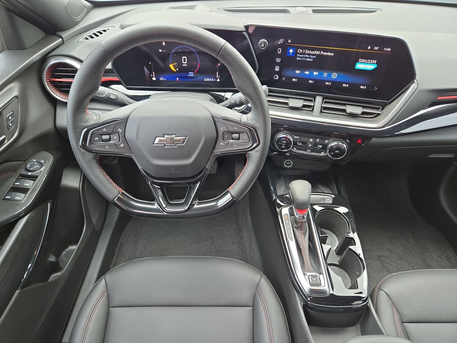 Used 2025 Chevrolet Trax RS w/ Sunroof Package FWD image 14