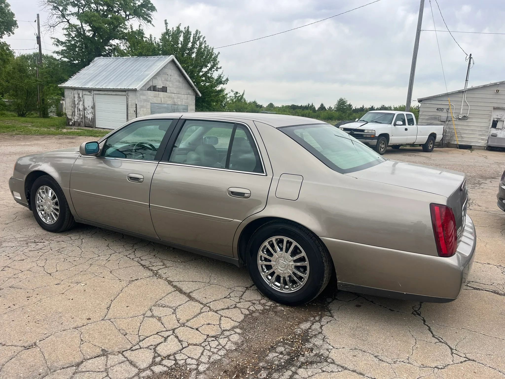 Used 2004 Cadillac De Ville FWD image 11