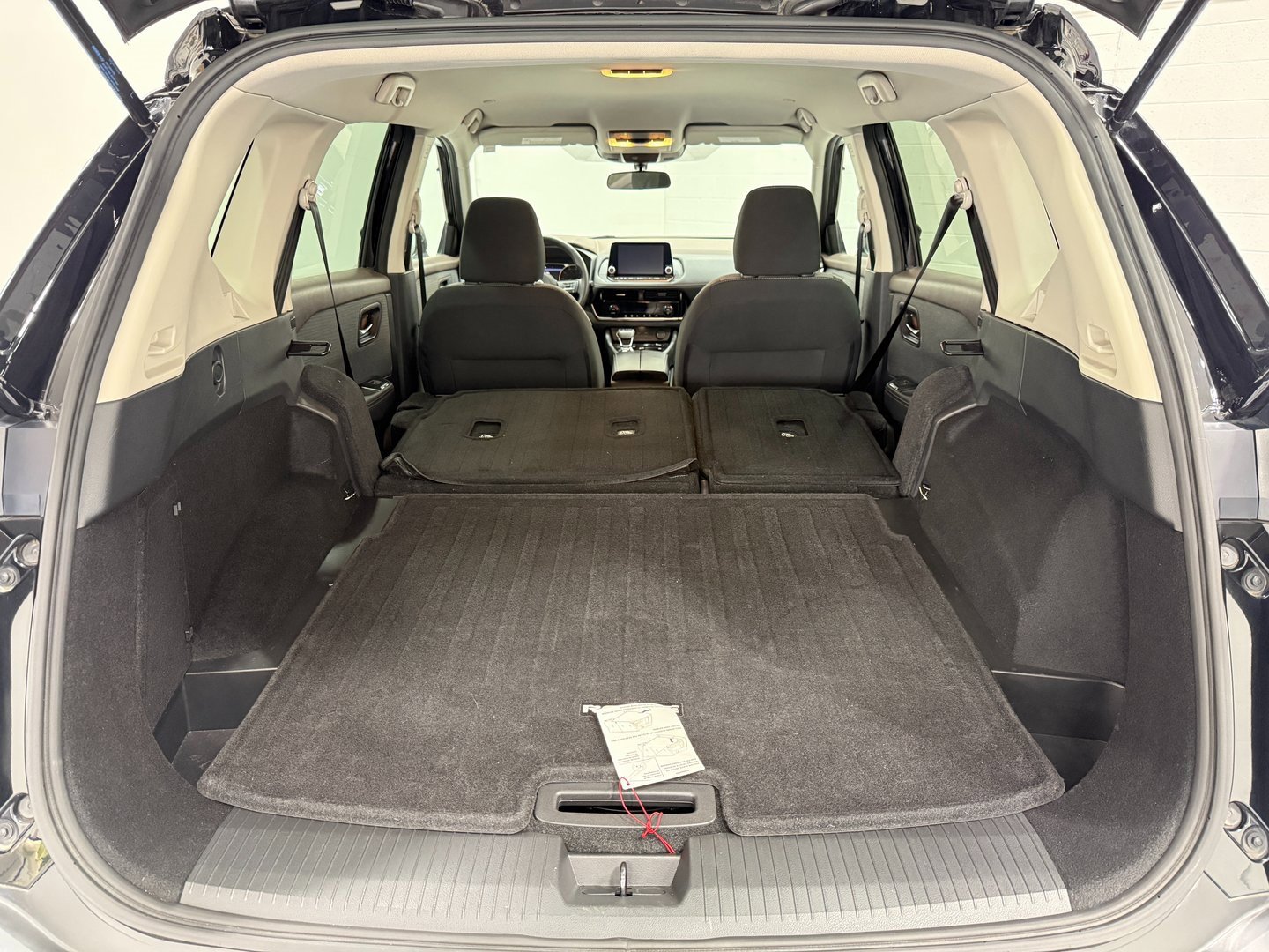 Used 2022 Nissan Rogue SV image 48