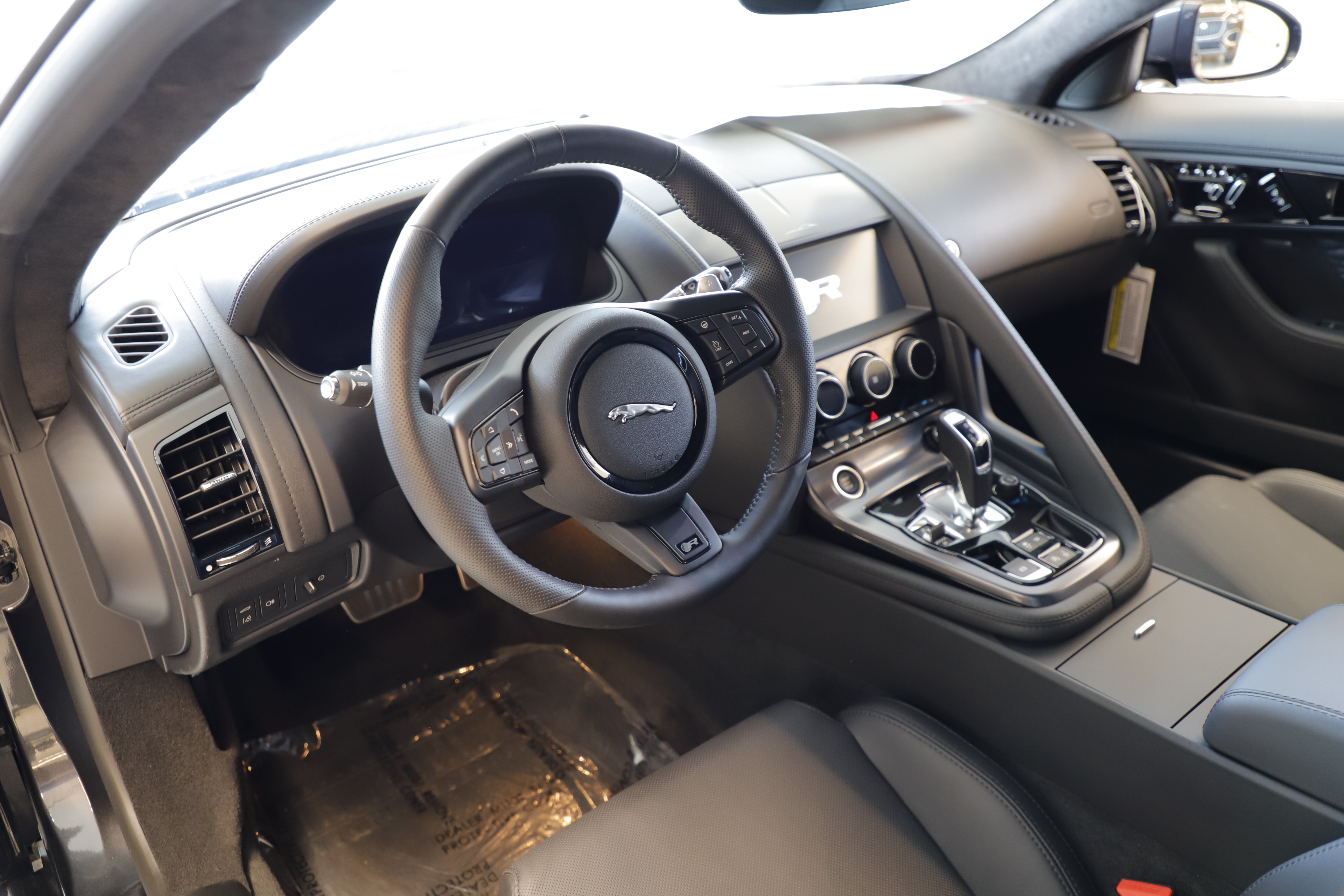 New 2024 Jaguar F-TYPE R AWD/4WD image 7