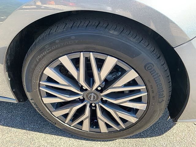 Used 2023 Nissan Altima 2.5 SV image 14