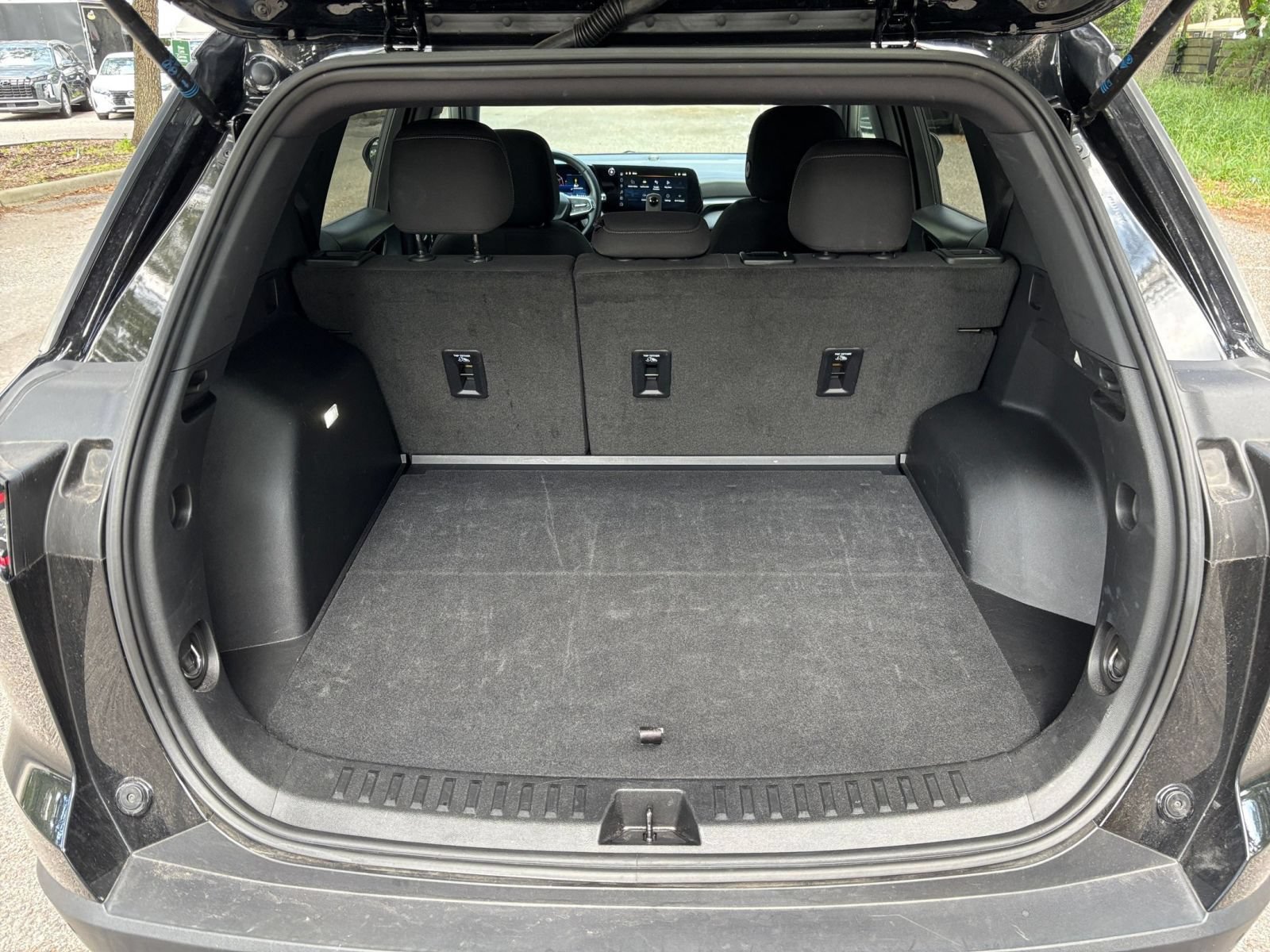 Used 2025 Chevrolet Equinox LT FWD image 30