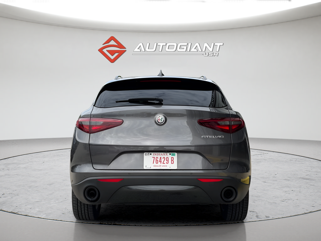 Used 2022 Alfa Romeo Stelvio Sprint RWD image 9