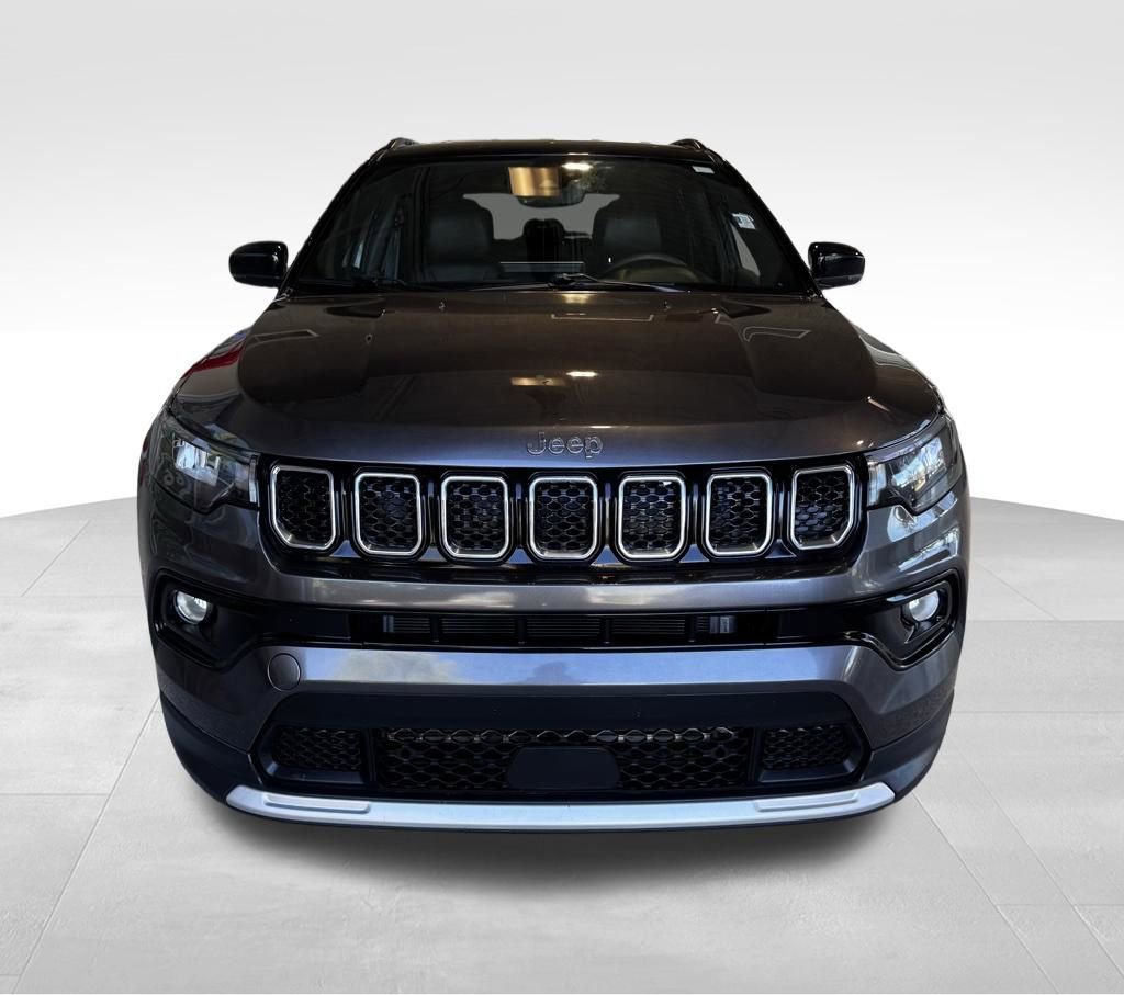 Used 2023 Jeep Compass Limited image 2