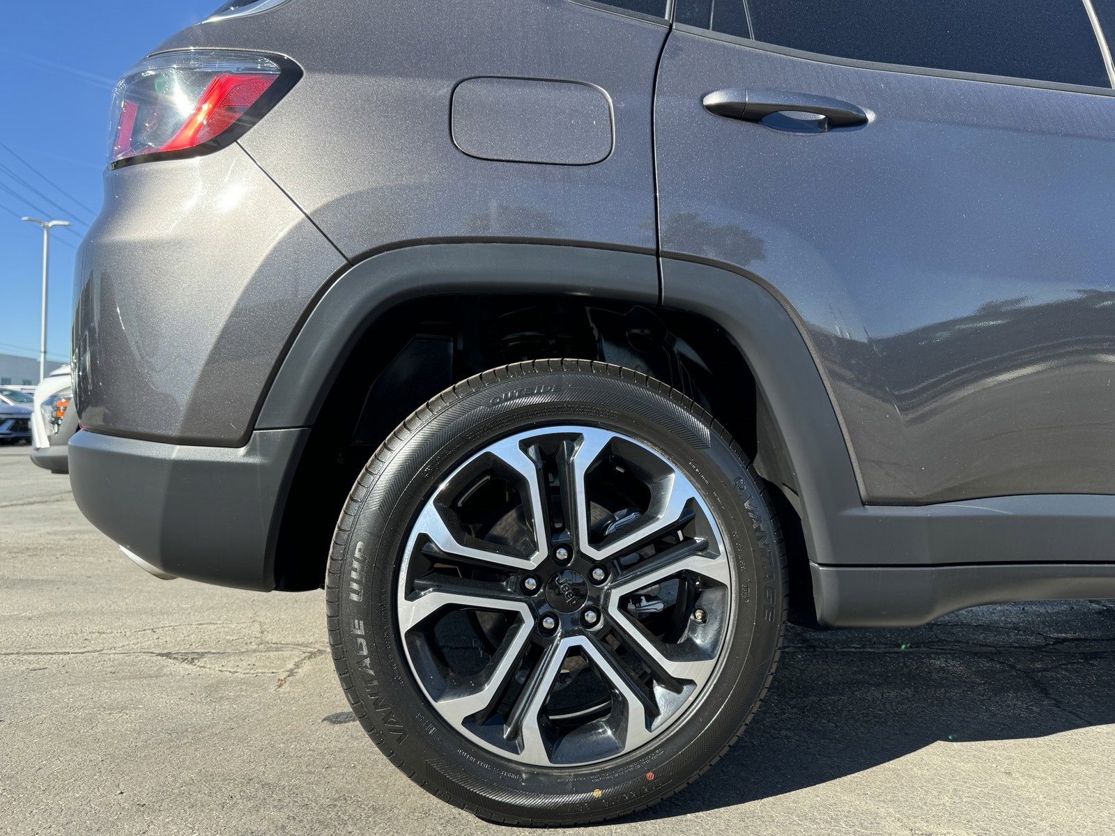 Used 2022 Jeep Compass Limited image 22