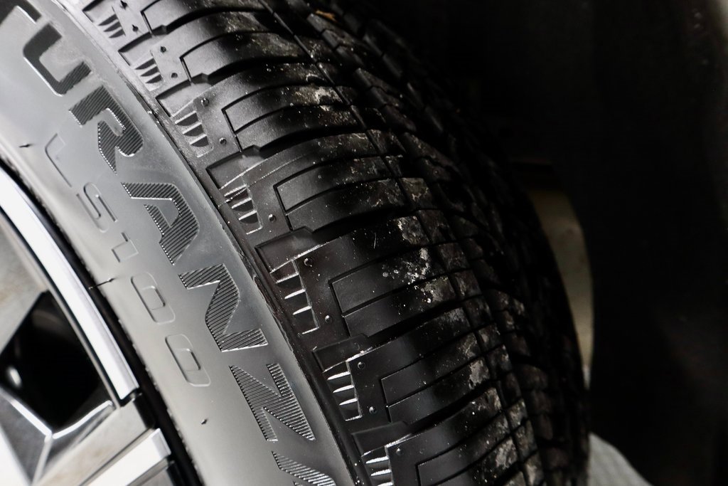 Certified 2025 Nissan Kicks SV image 19