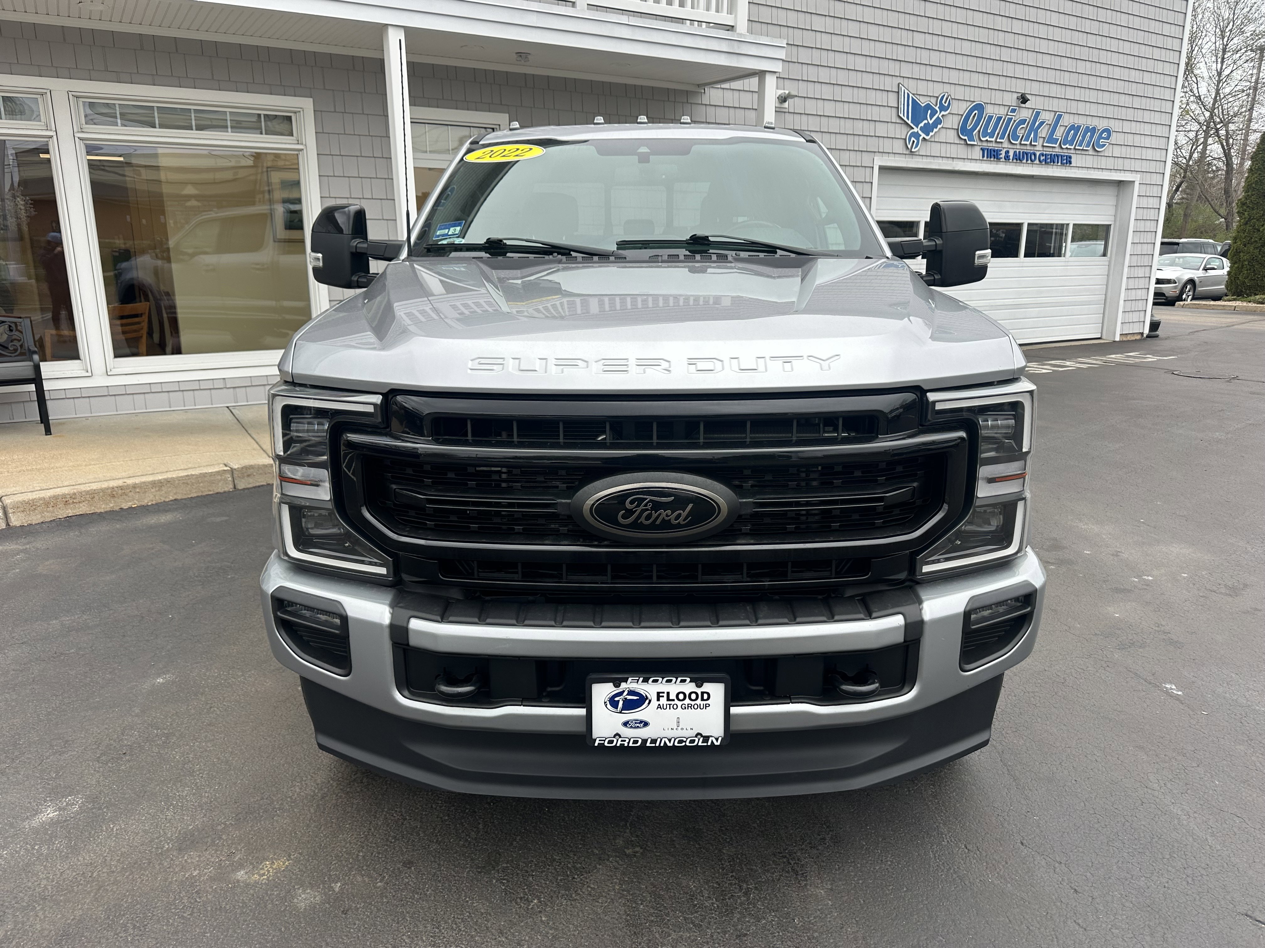Used 2022 Ford F350 Lariat w/ Black Appearance Package AWD/4WD image 2