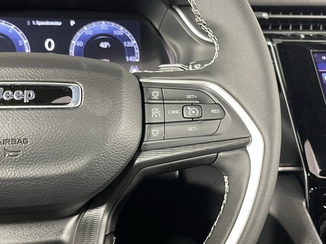 New 2025 Jeep Grand Cherokee L Altitude image 16