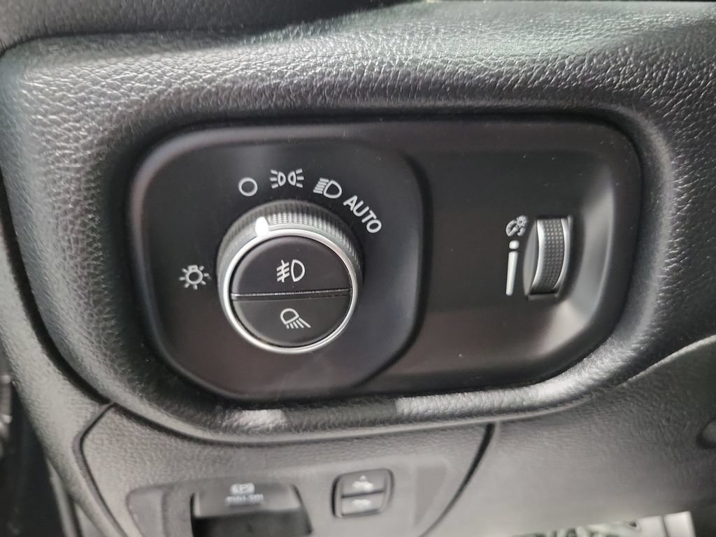 Used 2020 RAM 1500 Big Horn AWD/4WD image 36
