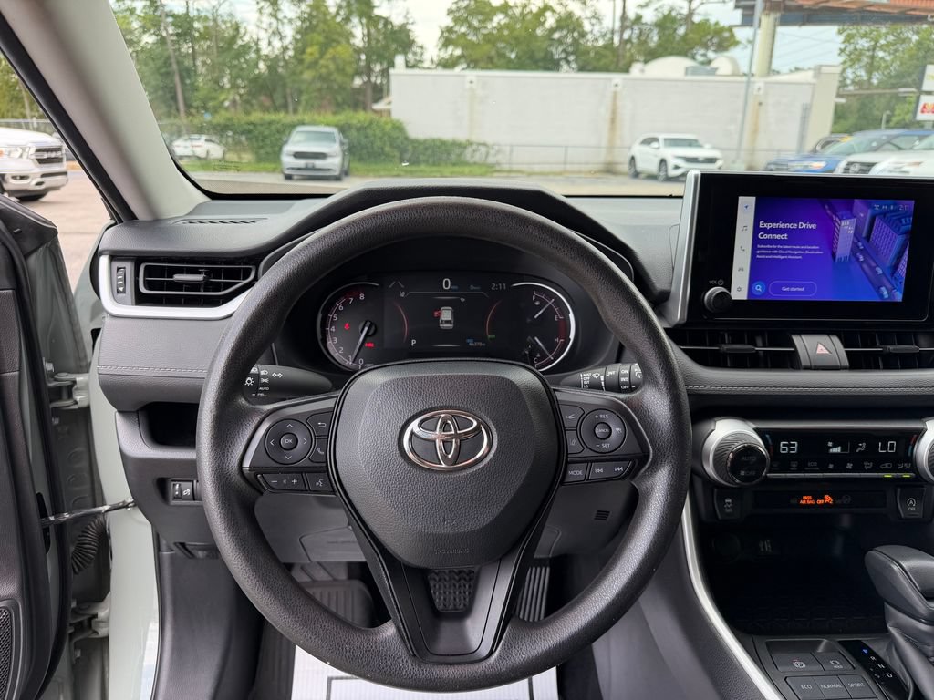 Used 2023 Toyota RAV4 XLE FWD image 10