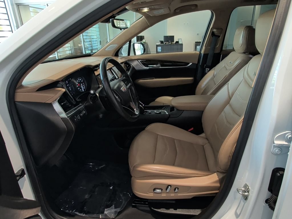 Certified 2022 Cadillac XT6 Premium Luxury w/ Platinum Package AWD/4WD image 9