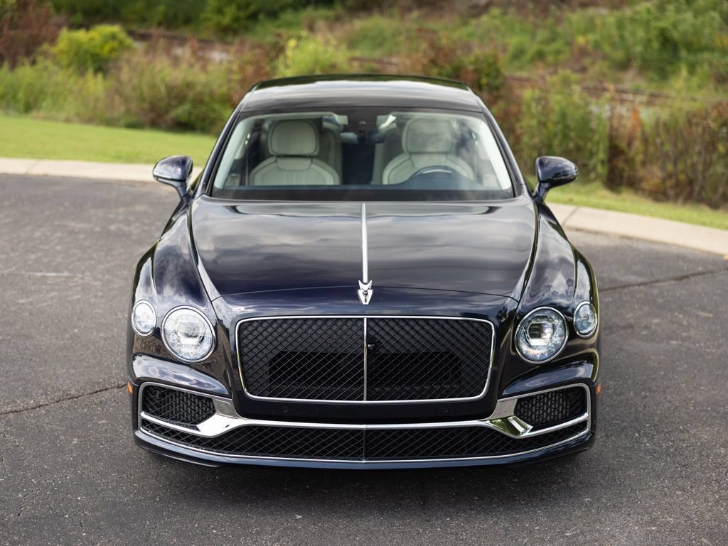 Used 2024 Bentley Flying Spur V8 AWD/4WD image 16