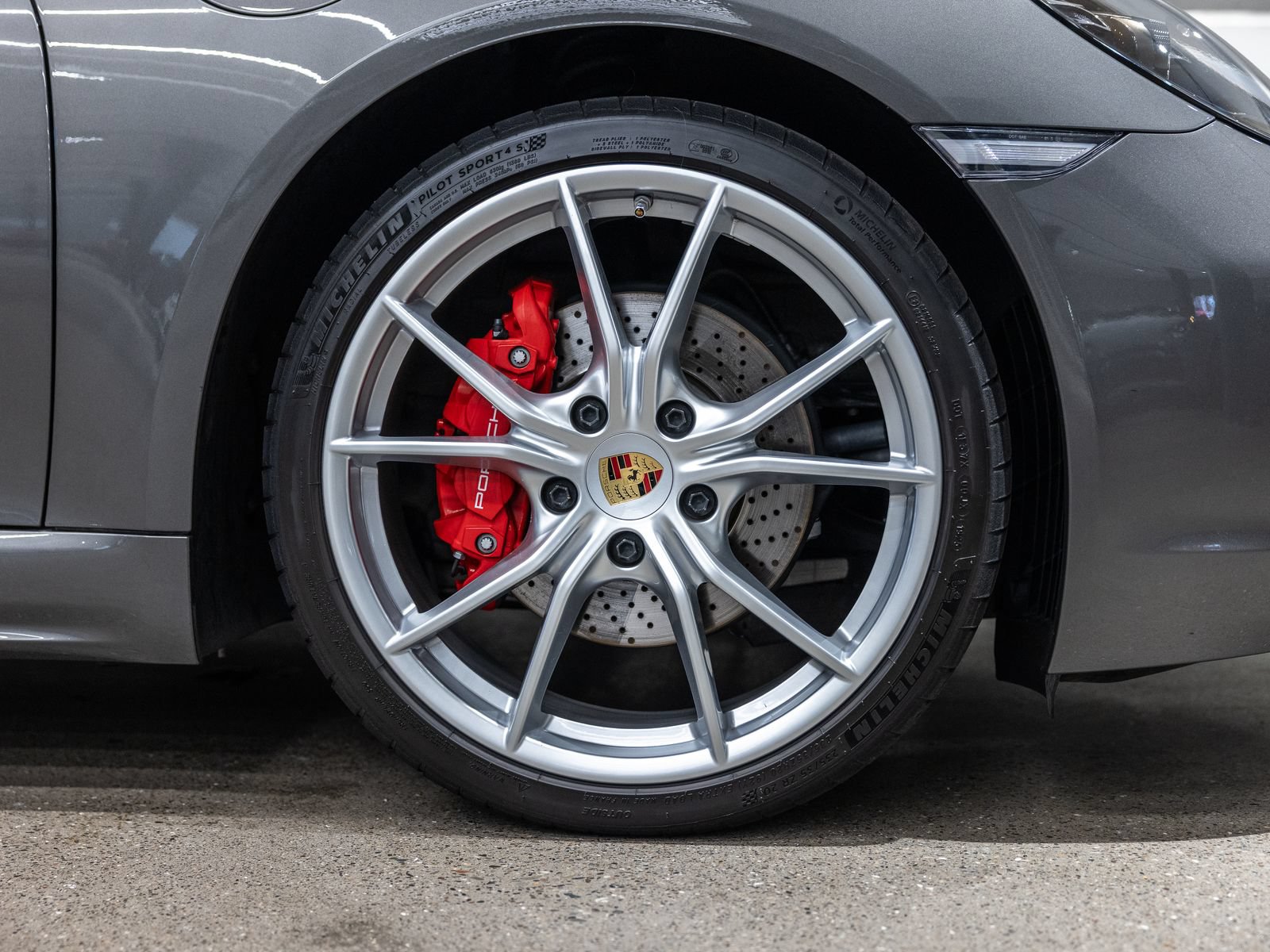 Certified 2024 Porsche 718 Cayman S RWD image 19