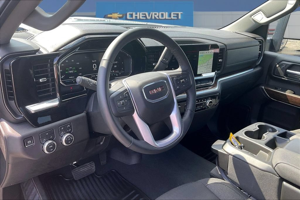 Used 2025 GMC Sierra 2500 SLE AWD/4WD image 18