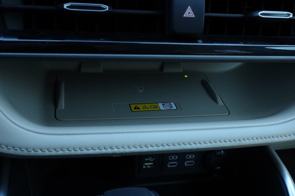 Used 2023 Toyota Highlander XLE image 27