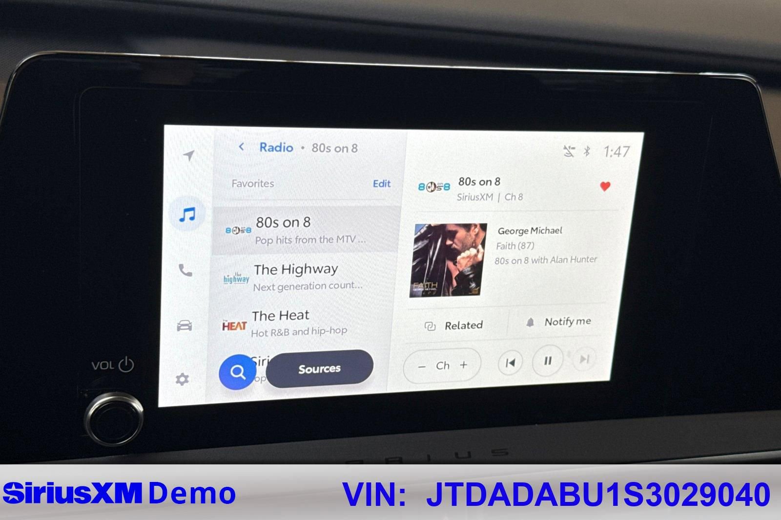 Used 2025 Toyota Prius LE image 33