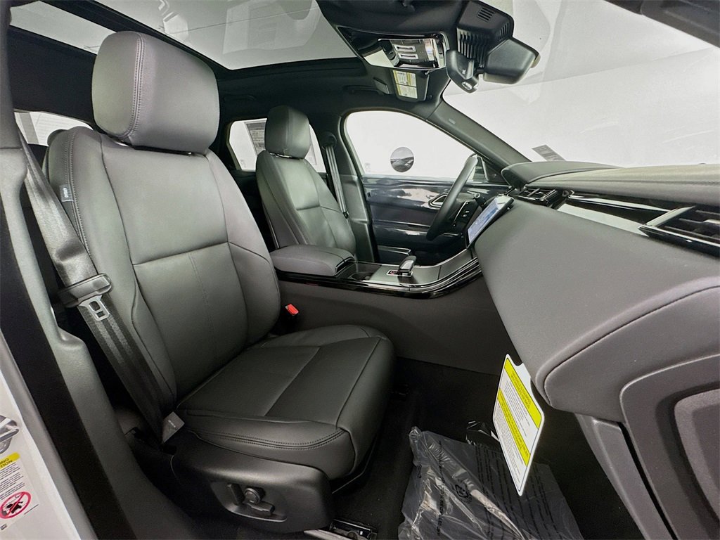 New 2026 Land Rover Range Rover Velar Dynamic SE image 27