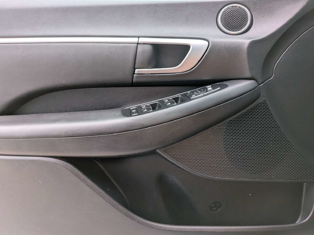 Used 2025 Hyundai Sonata SEL FWD image 29