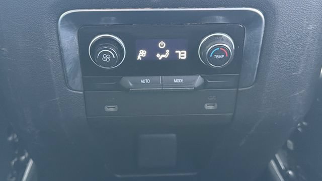 Used 2021 Chevrolet Suburban RST AWD/4WD image 18
