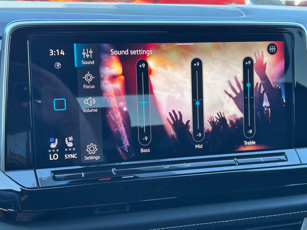 Used 2025 Volkswagen Atlas Cross Sport SE image 33