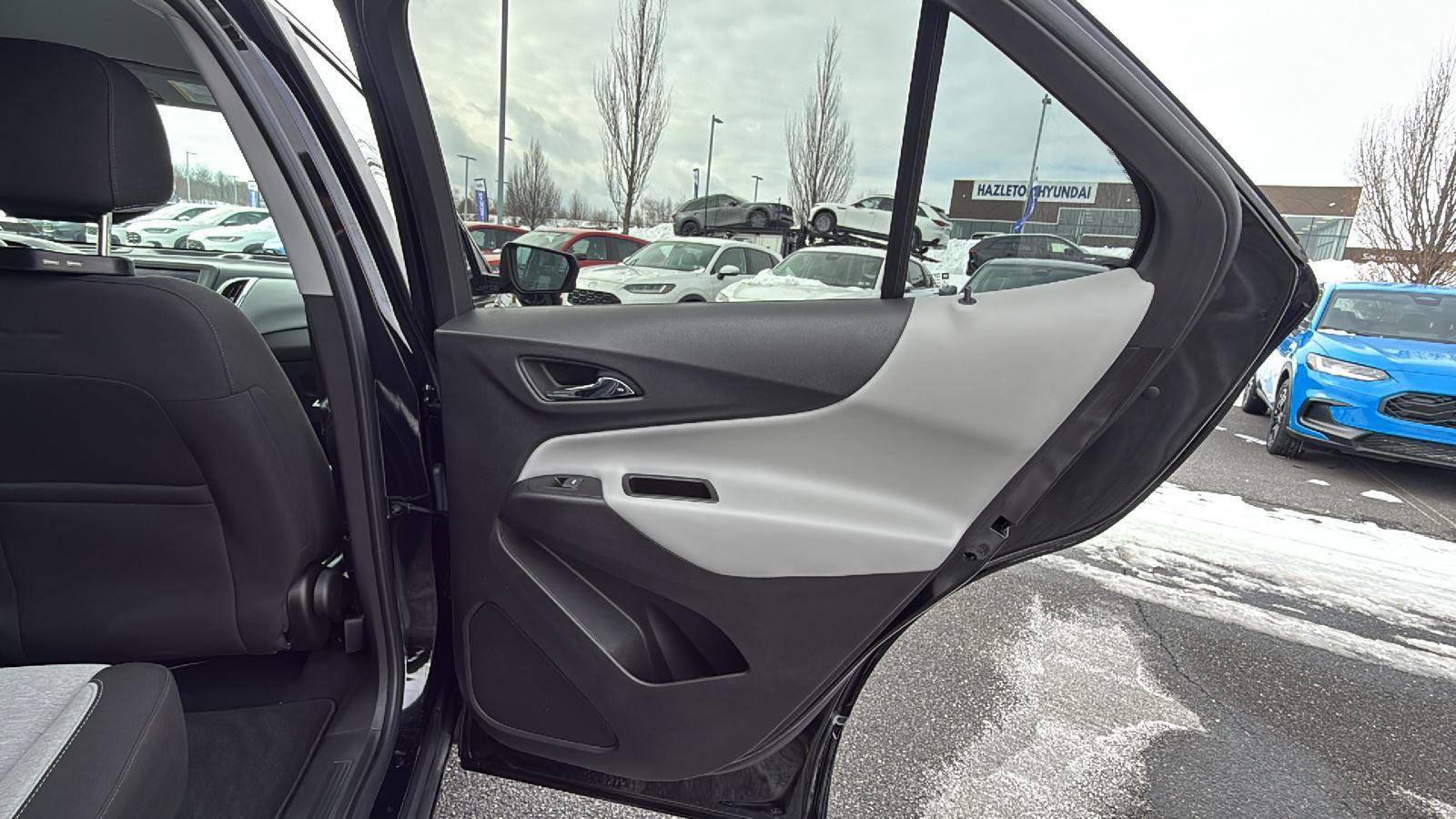 Used 2023 Chevrolet Equinox LS w/ LS Convenience Package image 18